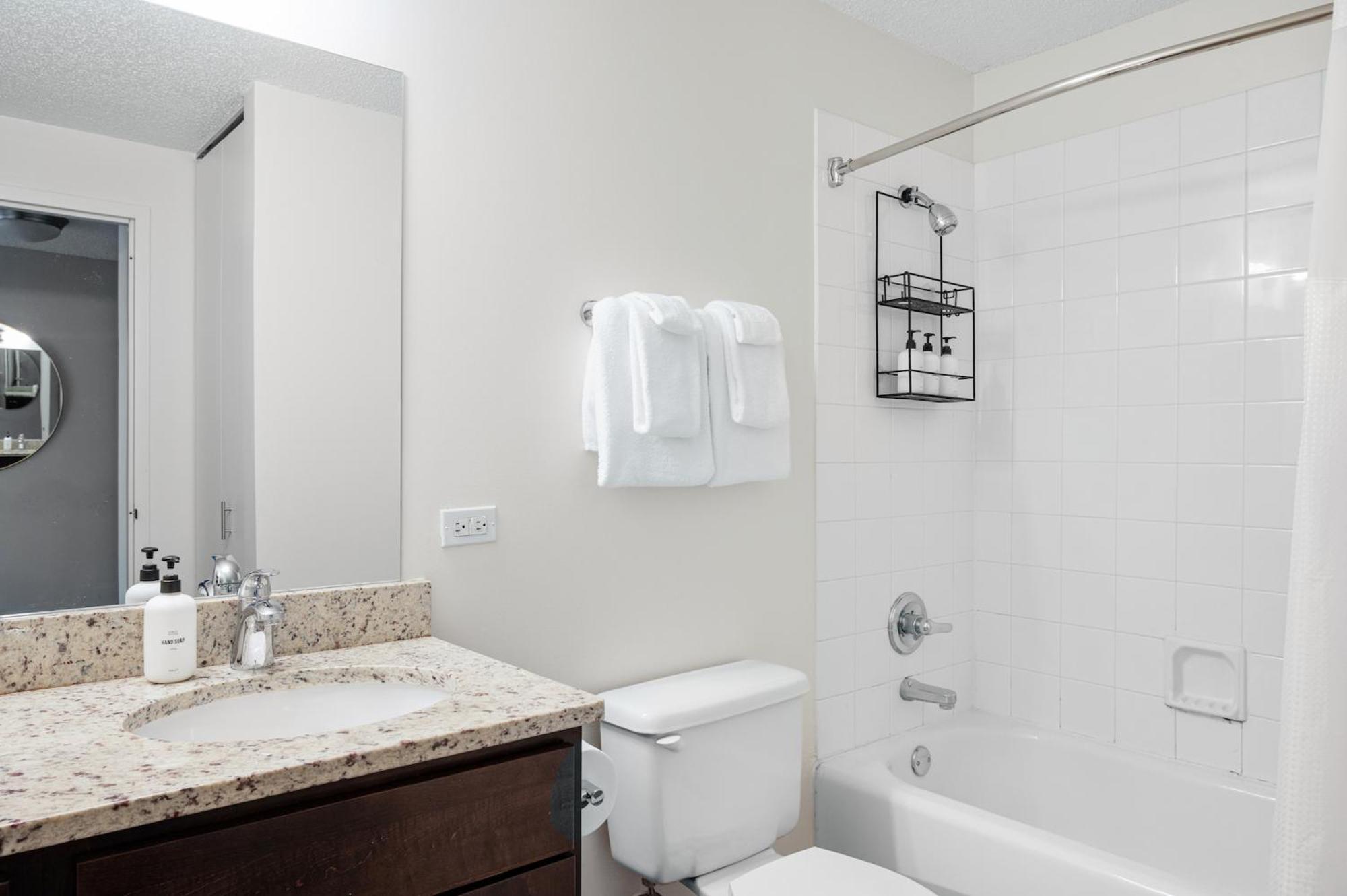 Kasa Magnificent Mile Chicago Hotel Room photo